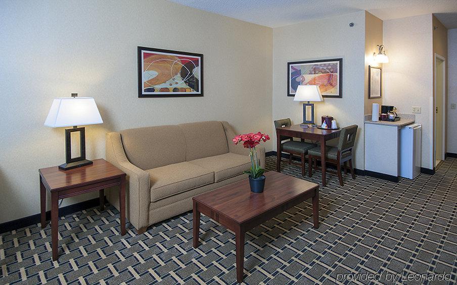 Holiday Inn Express Hotel & Suites Youngstown North-Warren/Niles By Ihg Chambre photo