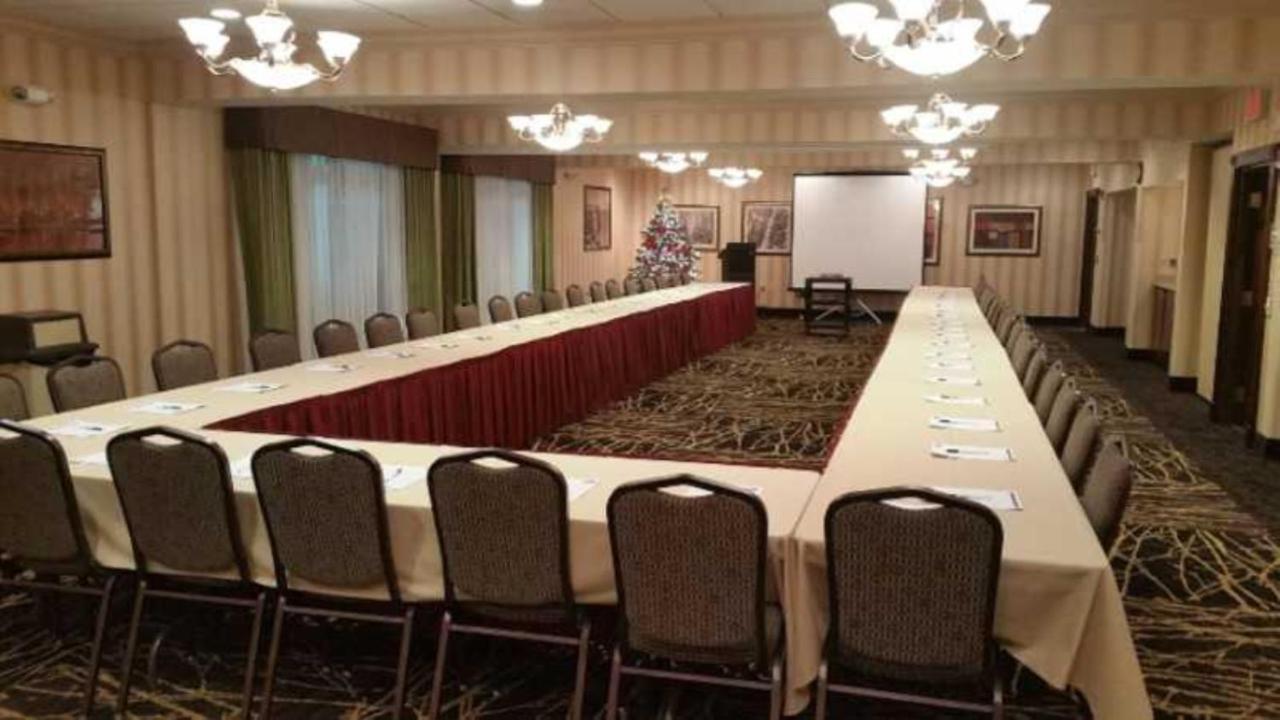 Holiday Inn Express Hotel & Suites Youngstown North-Warren/Niles By Ihg Extérieur photo