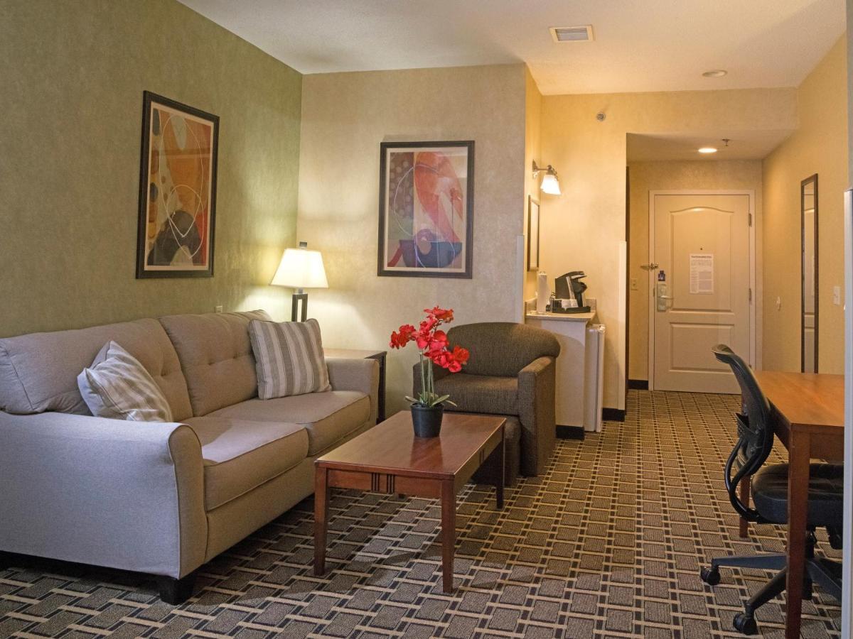 Holiday Inn Express Hotel & Suites Youngstown North-Warren/Niles By Ihg Extérieur photo