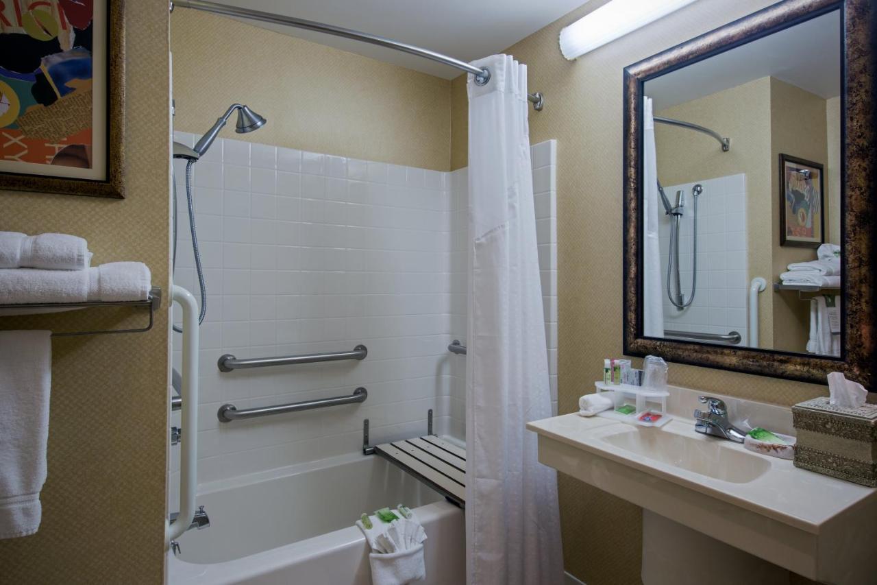 Holiday Inn Express Hotel & Suites Youngstown North-Warren/Niles By Ihg Extérieur photo