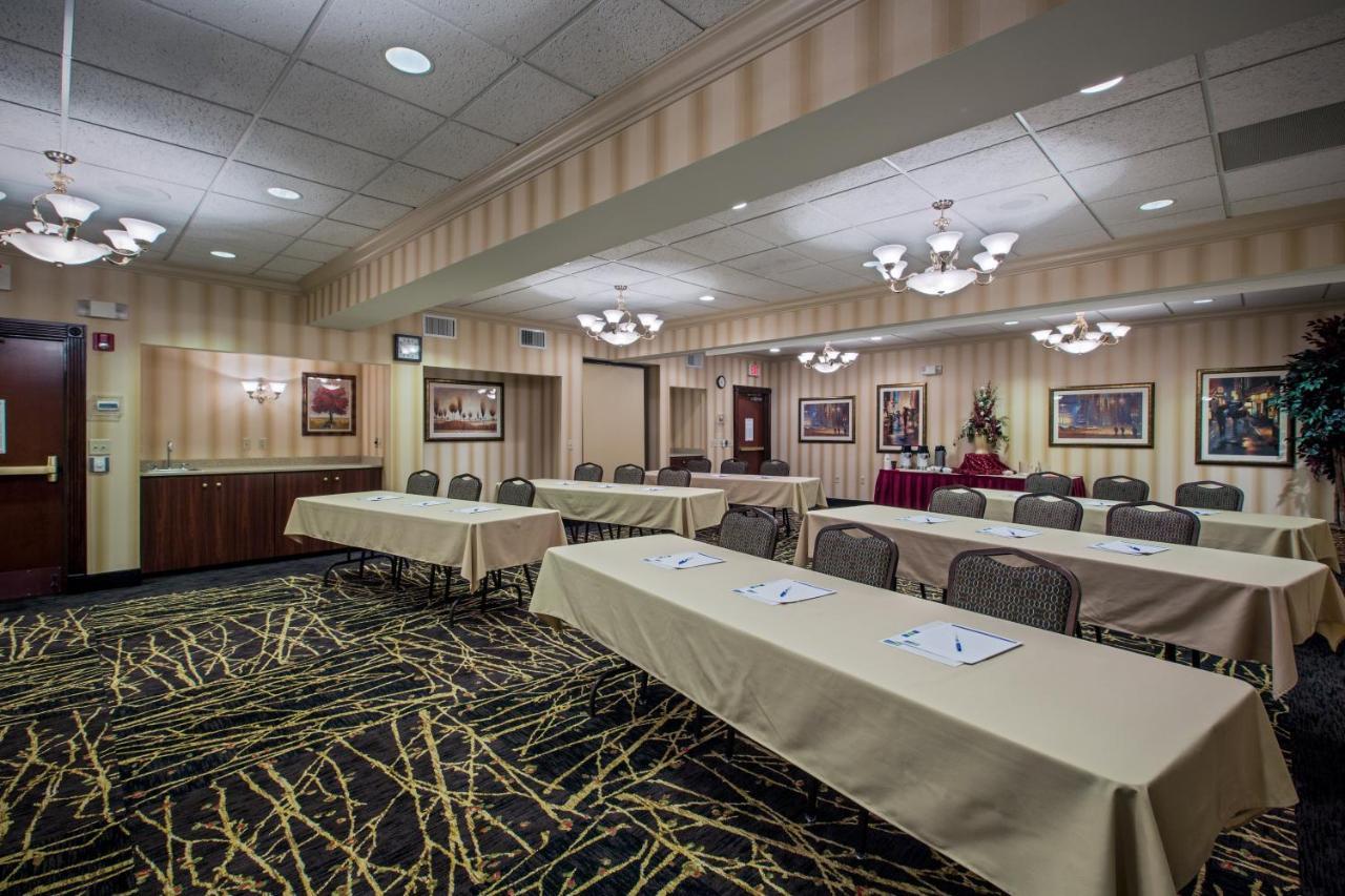 Holiday Inn Express Hotel & Suites Youngstown North-Warren/Niles By Ihg Extérieur photo