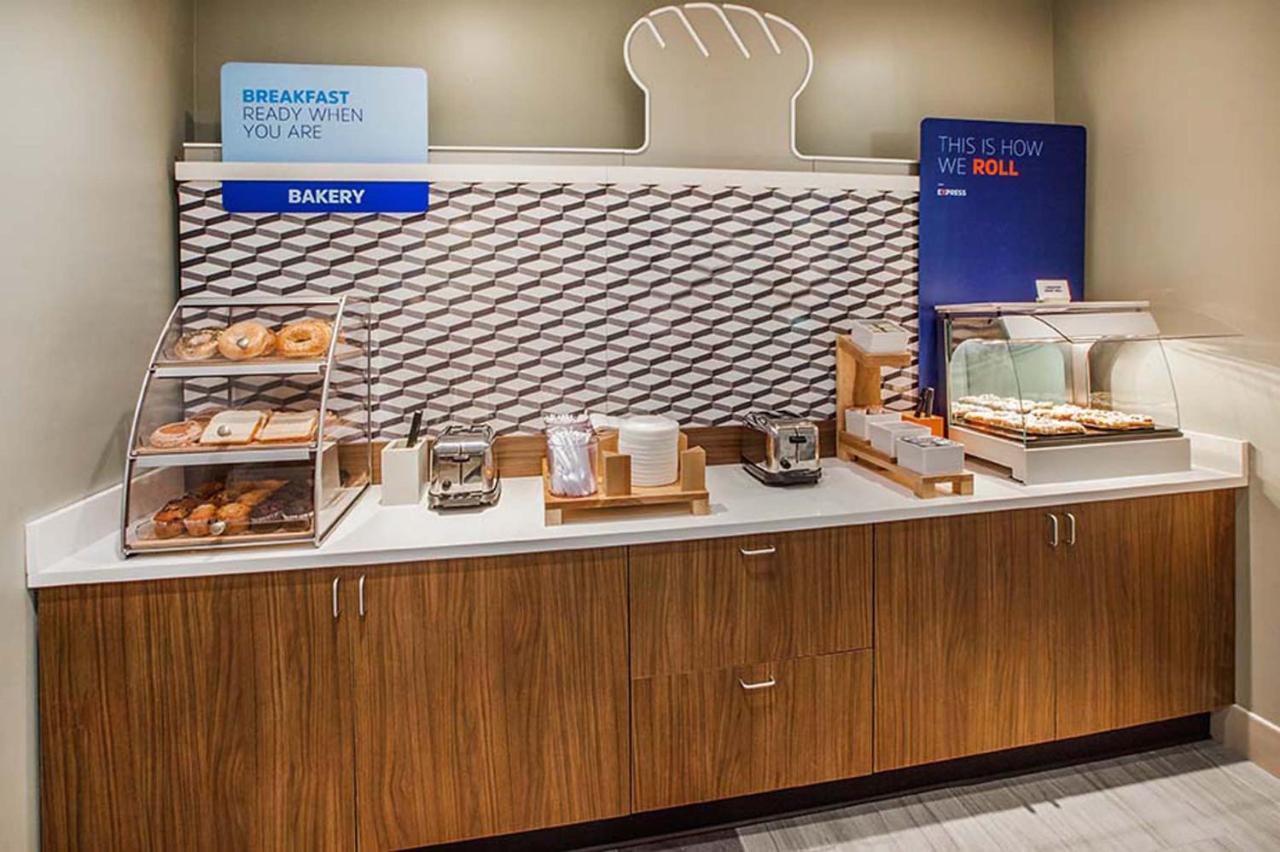 Holiday Inn Express Hotel & Suites Youngstown North-Warren/Niles By Ihg Extérieur photo